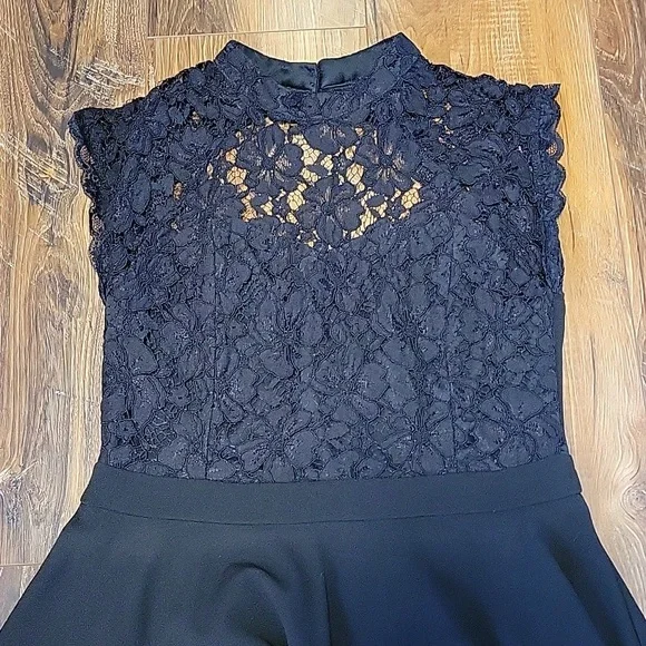 Dress - Picture 2 of 4